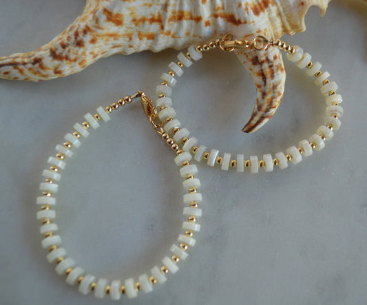 Beautiful Mother of Pearl Heishi Bead Bracelet with 18K GF! Beads and Clasp. 7 1/2".  Beautiful, High Grade, All Natural Beads
