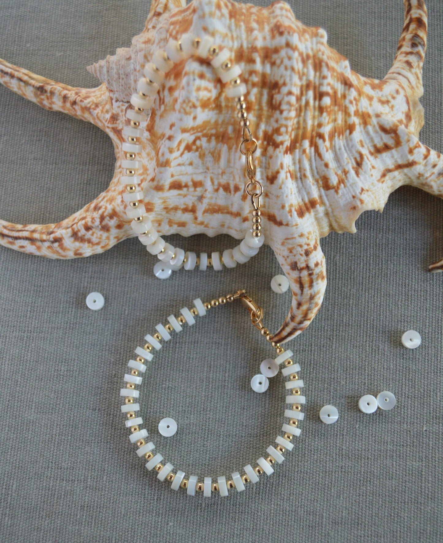 Beautiful Mother of Pearl Heishi Bead Bracelet with 18K GF! Beads and Clasp. 7 1/2".  Beautiful, High Grade, All Natural Beads
